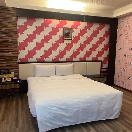 Hua Xiang Motel - Fengshan Kaohsiung Dış mekan fotoğraf