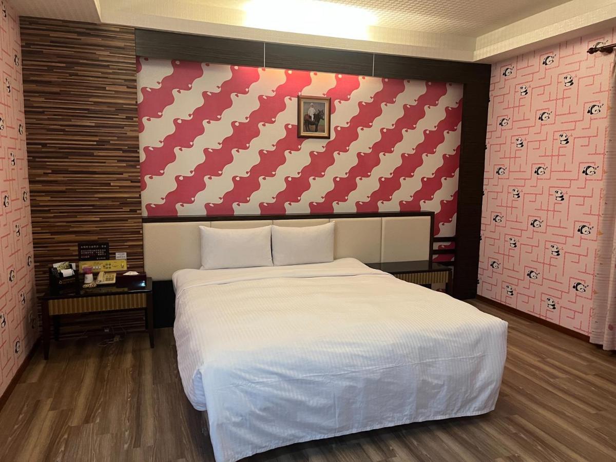 Hua Xiang Motel - Fengshan Kaohsiung Dış mekan fotoğraf